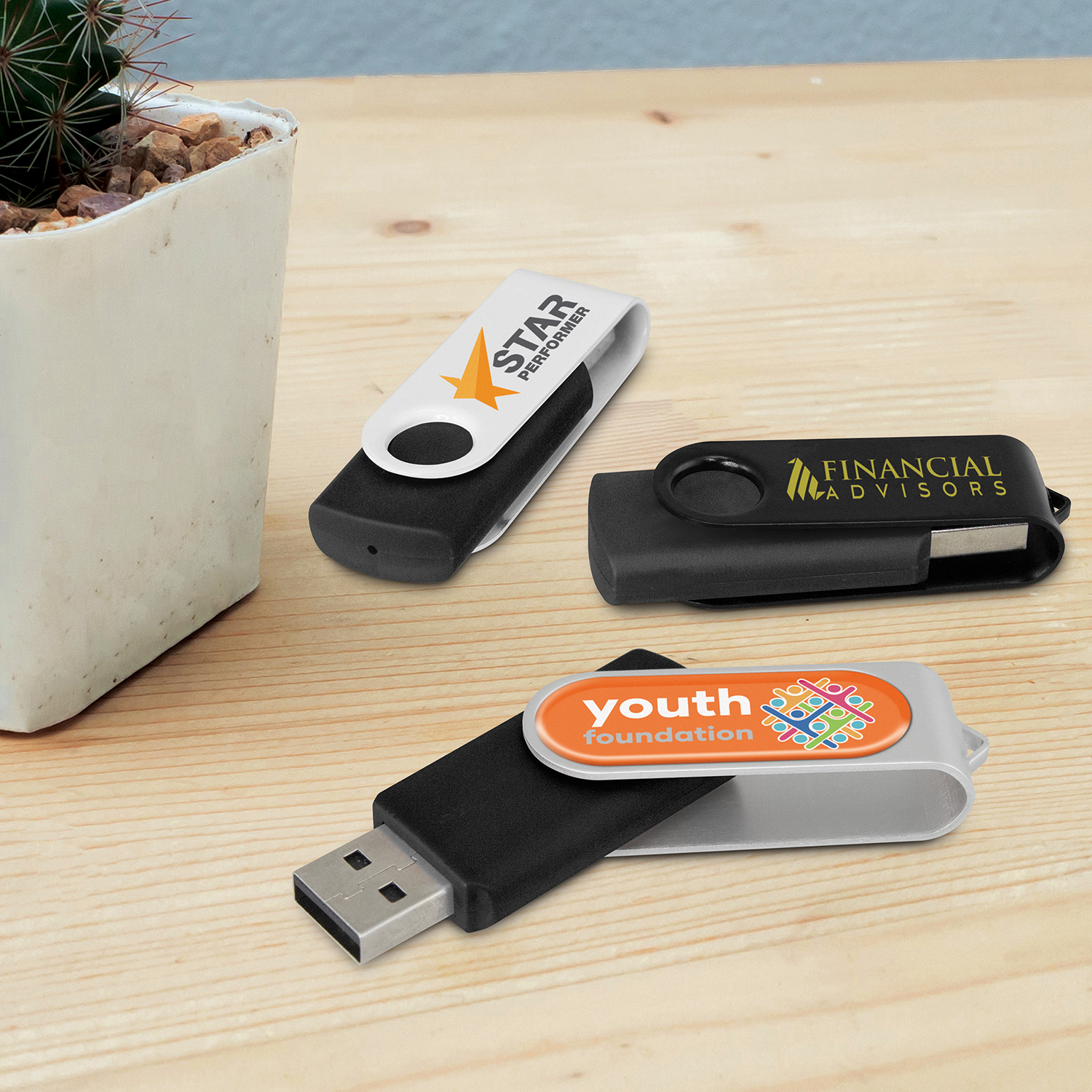Helix 16GB Flash Drive - 44544_89822.jpg