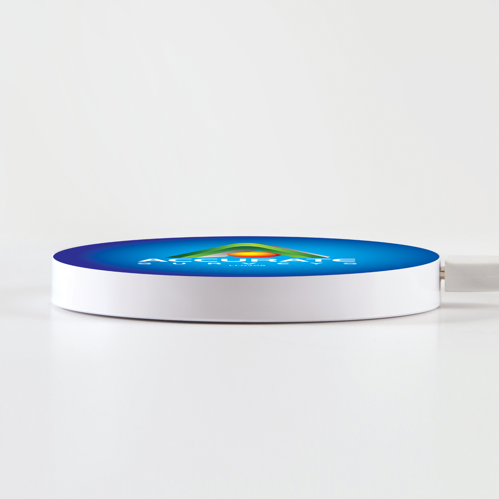 Arc Round Wireless Charger - 49835_130372.jpg