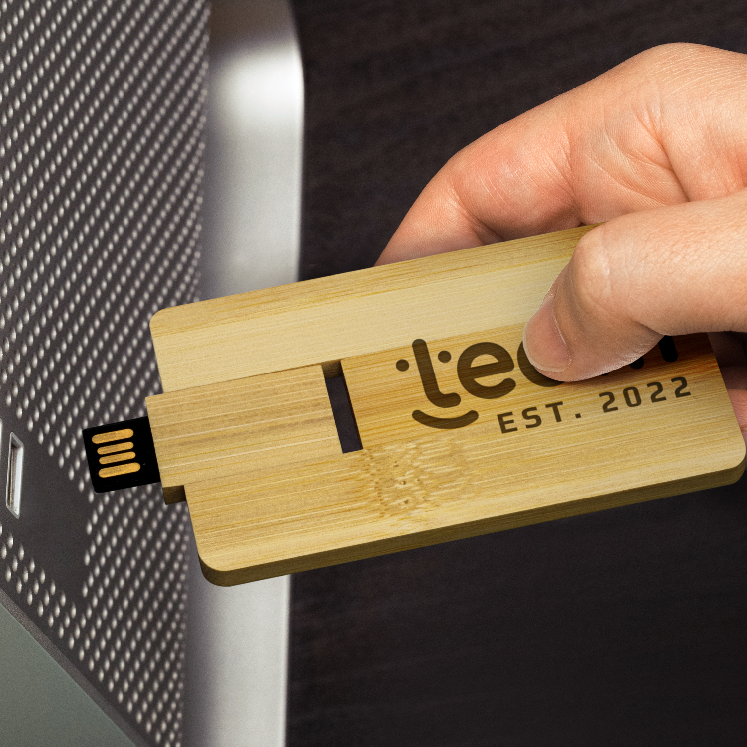 Bamboo Credit Card Flash Drive 8GB - 66326_126482.jpg