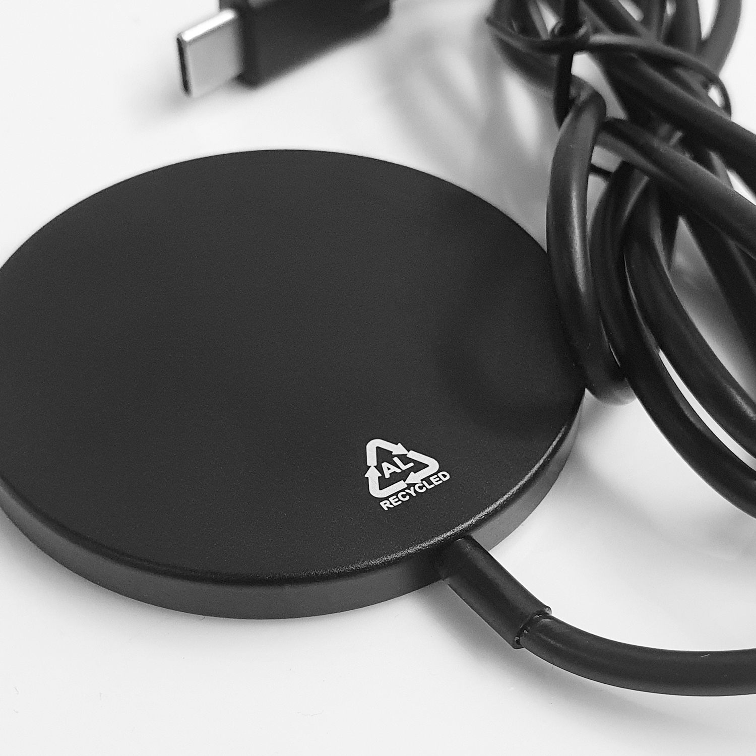 Magneto Wireless Fast Charger - 66777_126415.jpg